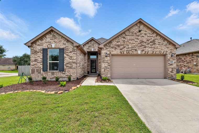 Photo of 3810 Canterbury Park Dr Pearland, TX 77584