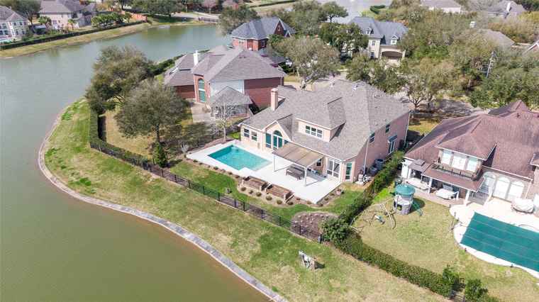 Photo of 6310 Hidden Crest Way Sugar Land, TX 77479