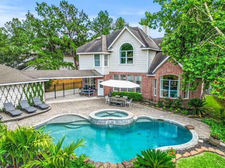 Photo of 123 N Concord Valley Cir The Woodlands, TX 77382