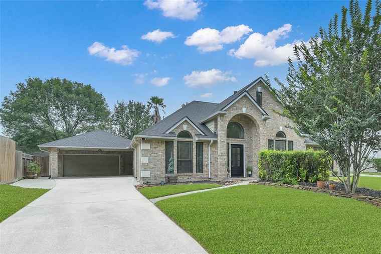 Photo of 27229 Kings Manor Dr S Kingwood, TX 77339