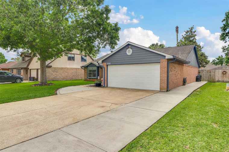 Photo of 7310 Echo Pines Dr Humble, TX 77346