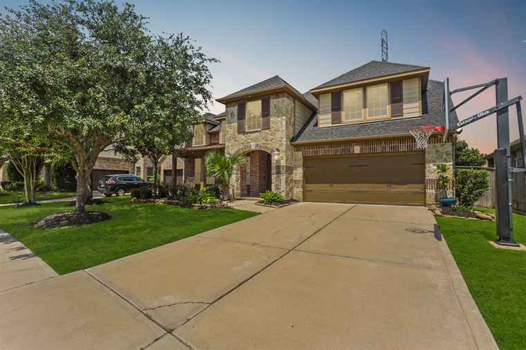 Photo of 10410 Mossback Pine Rd Katy, TX 77494
