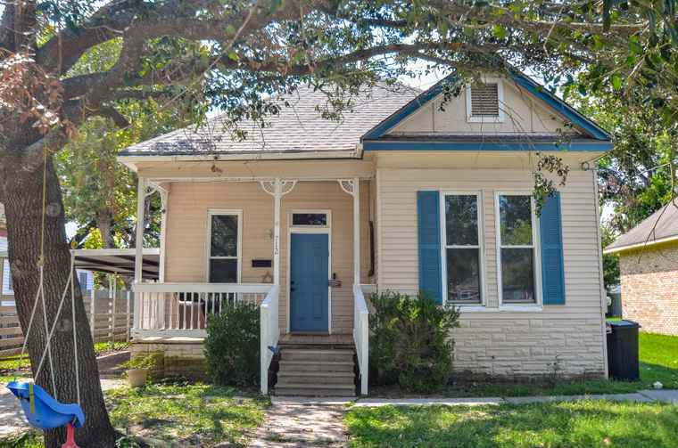 Photo of 712 Higgins St Humble, TX 77338