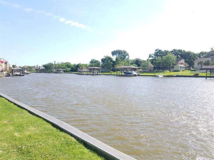 2022 Lakeside Dr, Seabrook, TX 77586 | MLS# 71537770 | Redfin