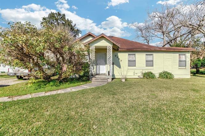 7157 Airport Blvd, Houston, TX 77061 | MLS# 17401579 | Redfin
