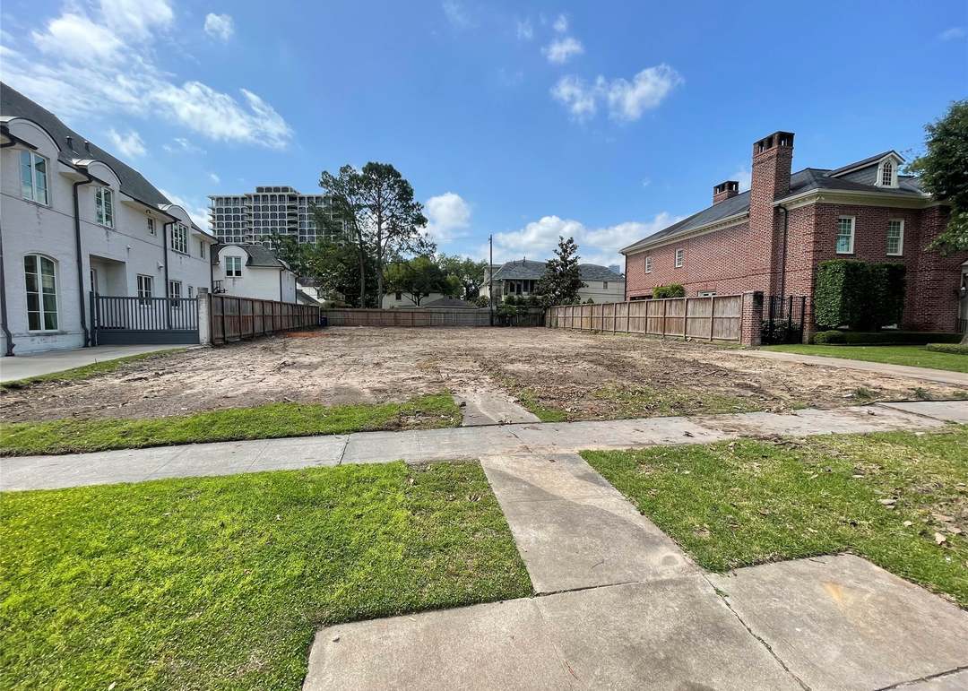 3741 Chevy Chase Dr, Houston, TX 77019