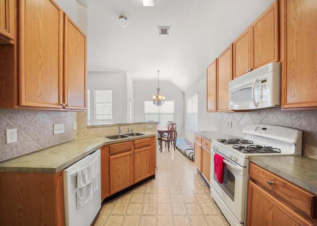 911 Rosa Del Villa Ct, Richmond, TX 77406