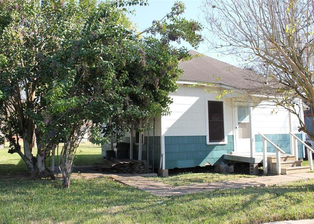 414 Live Oak St, Sugar Land, TX 77498