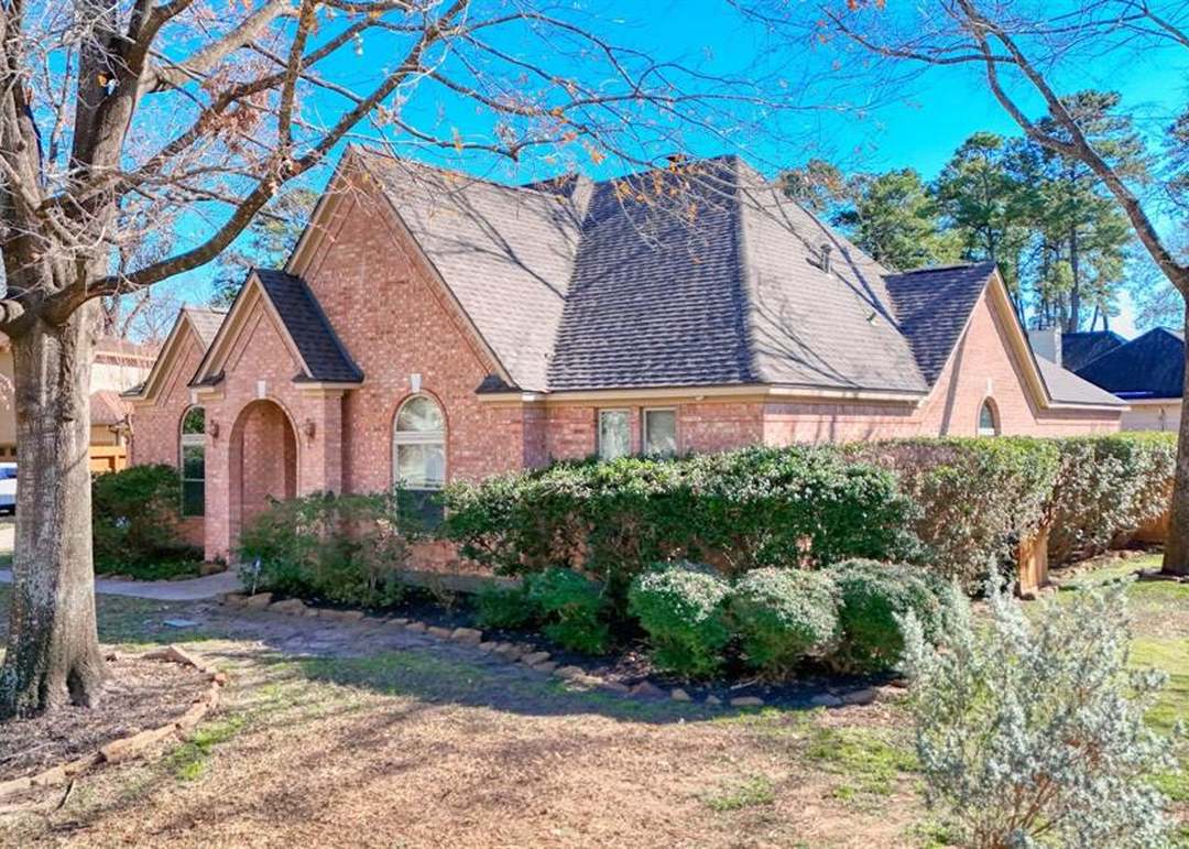 423 Pine Springs