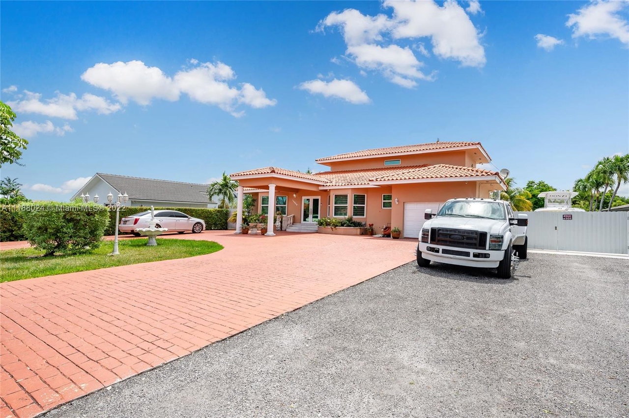13926 SW 14th St, Miami, FL 33184 | MLS# A11188024 | Redfin