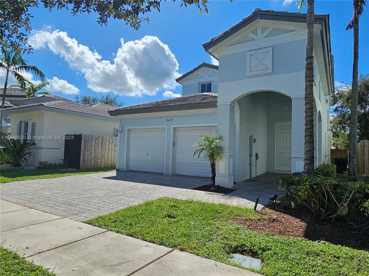 3648 NE 3rd Ct, Homestead, FL 33033 | MLS# A11448030 | Redfin