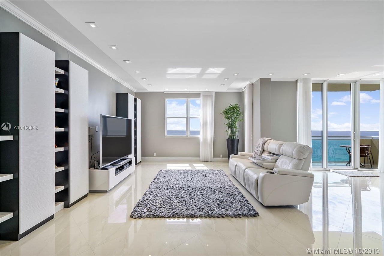 3001 S Ocean Dr Ph 1611 Hollywood Fl 33019 Mls A10450048 Redfin