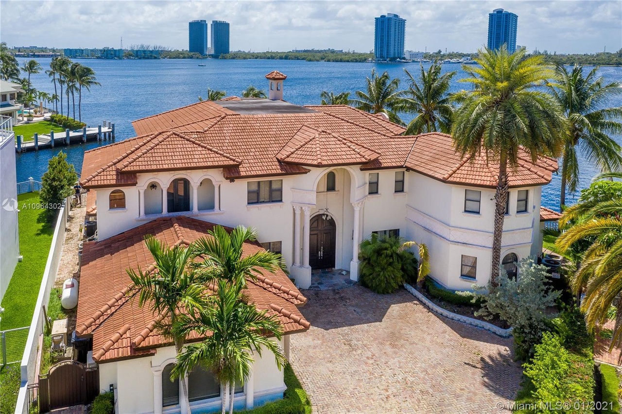 3300 NE 171st St, North Miami Beach, FL 33160 MLS A10964302 Redfin