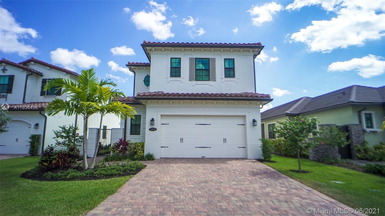 11844 SW 13th Ct, Pembroke Pines, FL 33025 | MLS# A11036456 | Redfin