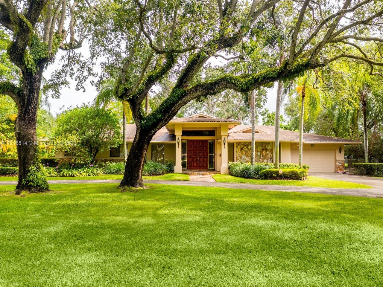 6801 SW 112th St, Pinecrest, FL 33156 | MLS# A11218514 | Redfin