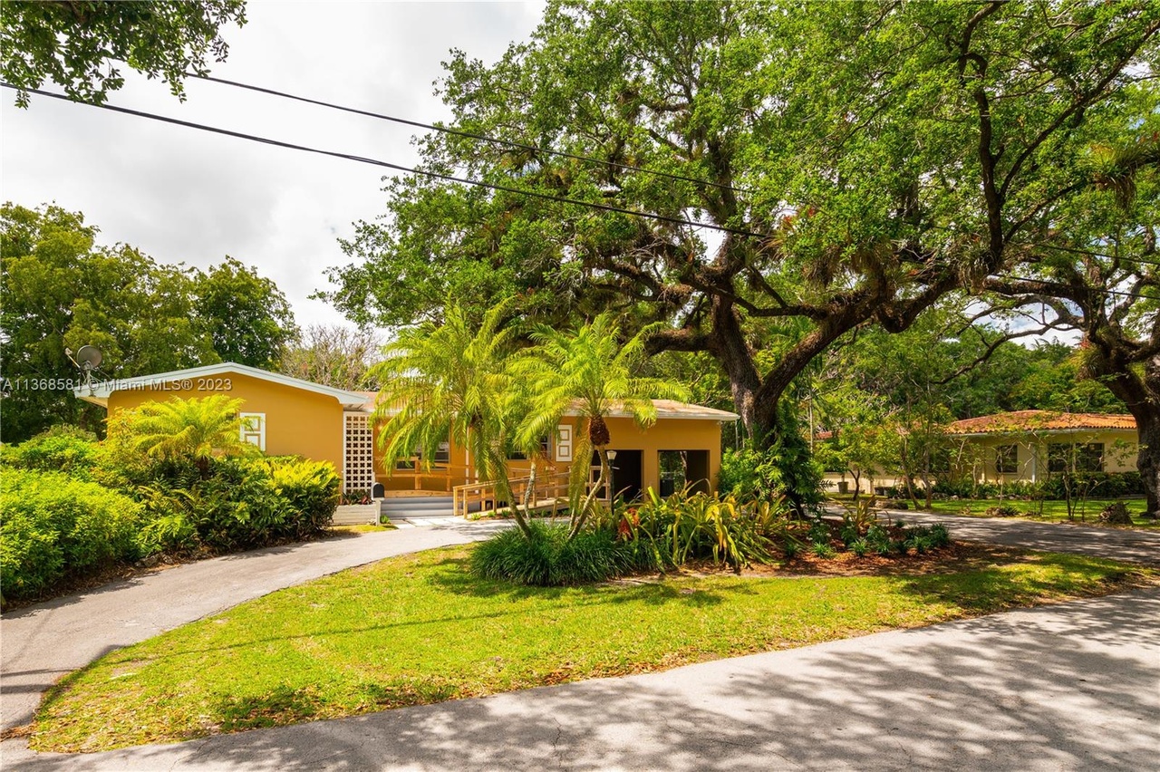 7440 SW 64th Ct, South Miami, FL 33143 | MLS# A11368581 | Redfin