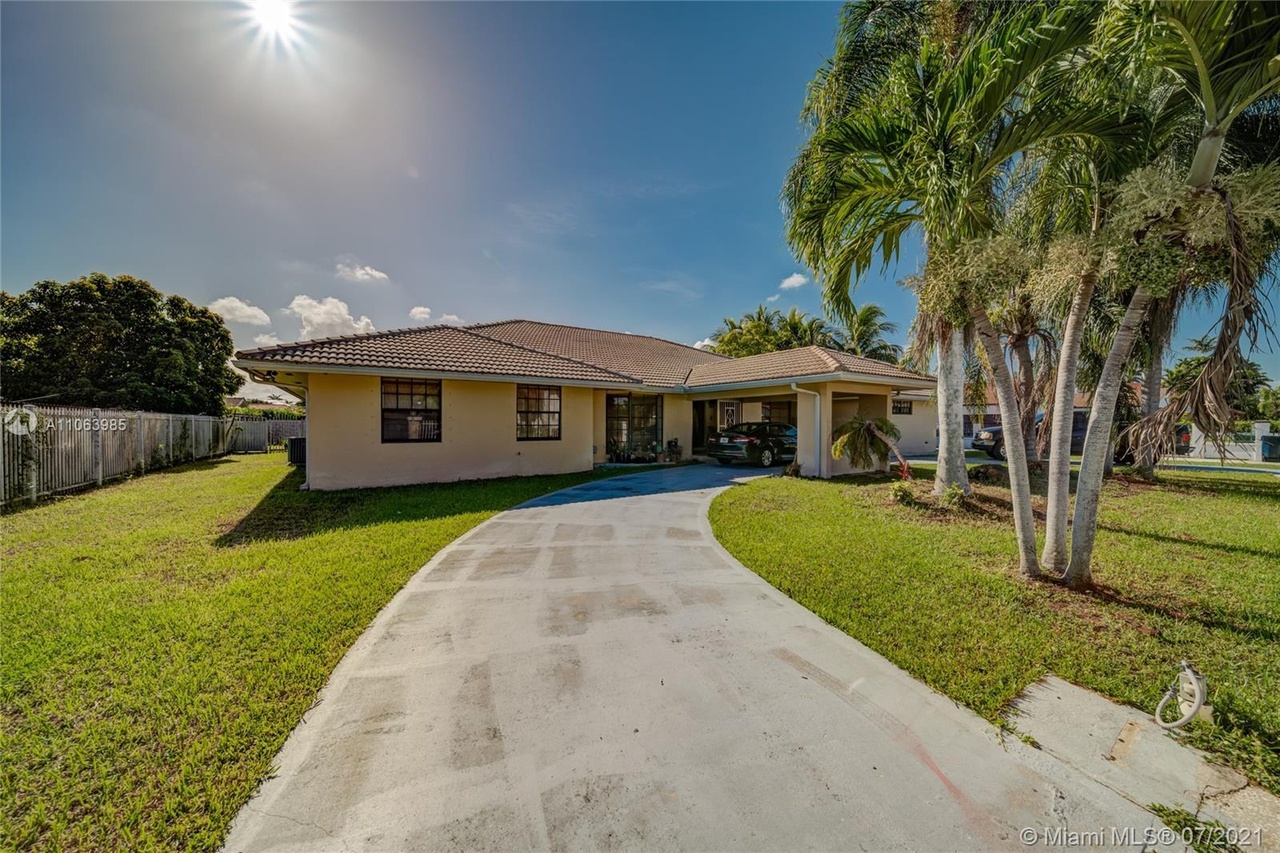 3097 SW 111th Ave, Miami, FL 33165 | MLS# A11063985 | Redfin