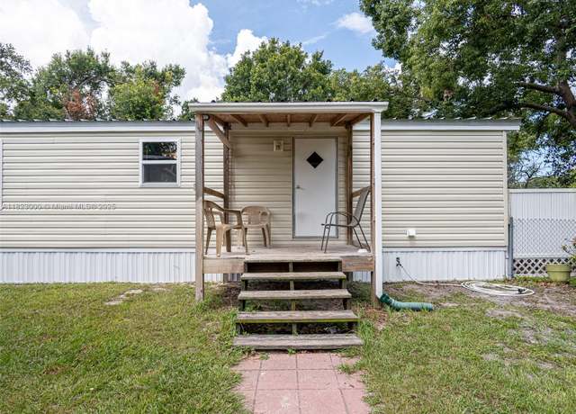 Property at 12906 Darla Dr, Riverview, FL 33579, 3 beds, 2 baths