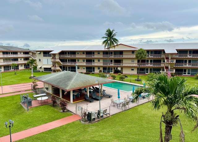 Property at 5300 Washington St Unit N318, Hollywood, FL 33021, 1 bed, 1.5 baths
