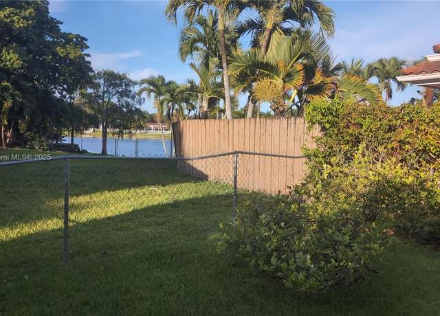 Property at 14181 Leaning Pine Dr, Miami Lakes, FL 33014, 4 beds, 2 baths