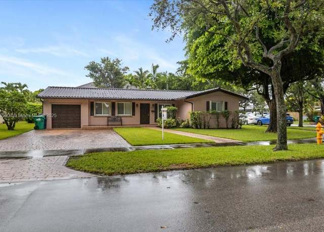 Property at 14181 Leaning Pine Dr, Miami Lakes, FL 33014, 4 beds, 2 baths