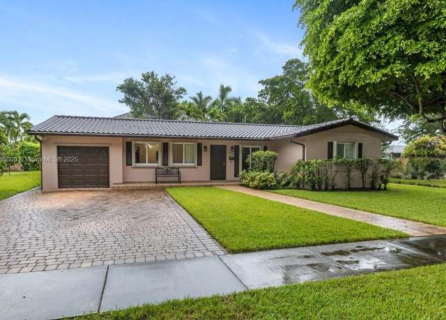Property at 14181 Leaning Pine Dr, Miami Lakes, FL 33014, 4 beds, 2 baths