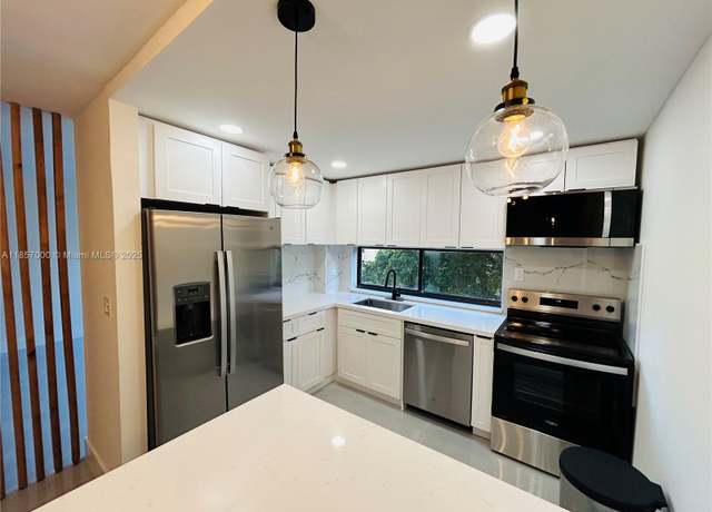 Property at 17021 N Bay Rd #427, Sunny Isles Beach, FL 33160, 1 bed, 1.5 baths