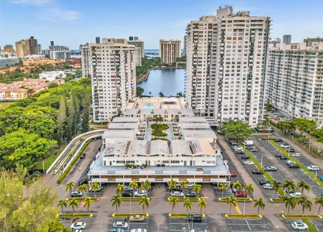 Property at 2750 NE 183rd St #1801, Aventura, FL 33160, 1 bed, 1.5 baths