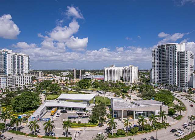 Property at 1720 Harrison St Unit 14E, Hollywood, FL 33020, 1 bed, 2 baths