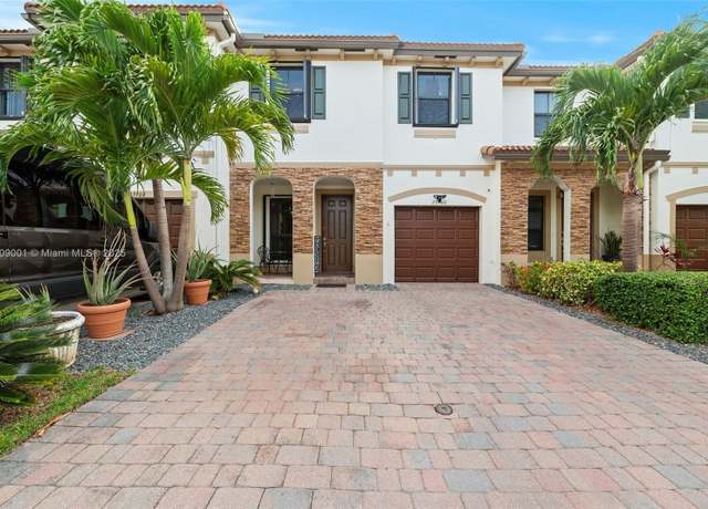 Property at 23900 SW 118th Ave, Homestead, FL 33032, 3 beds, 2.5 baths