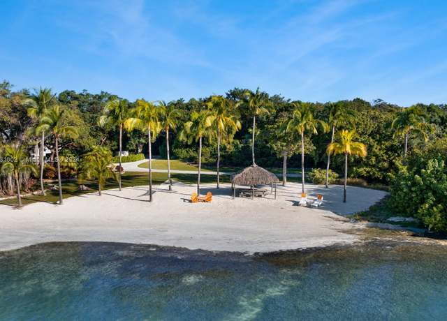 Property at 10 Cannon Pt, Key Largo, FL 33037, 12 beds, 12.5 baths