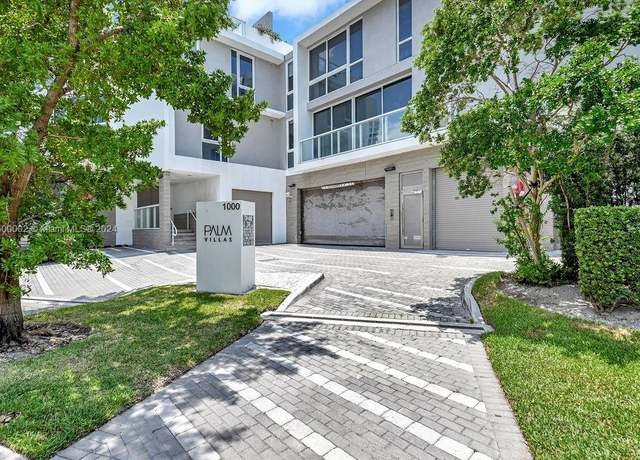 Property at 1000 99th St #14, Bay Harbor Islands, FL 33154, 4 beds, 4.5 baths