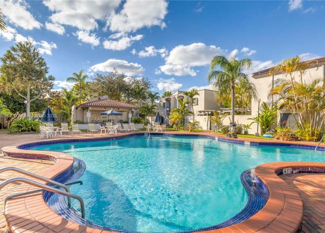 Property at 4730 SW 67th Ave Unit I1, Miami, FL 33155, 3 beds, 2.5 baths