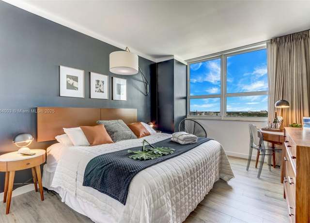 Property at 2889 Mcfarlane Rd #1510, Coconut Grove, FL 33133, 1 bed, 2 baths