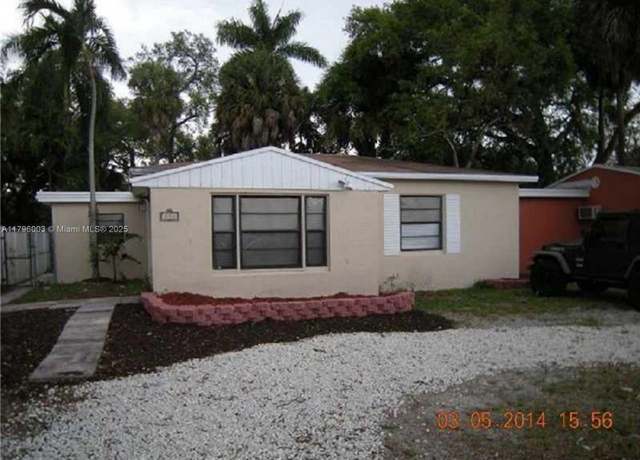 Property at 853 SW 12th St, Fort Lauderdale, FL 33315, 3 beds, 2 baths
