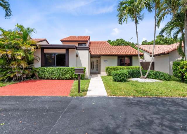 Property at 11267 SW 90th Ln, Miami, FL 33176, 3 beds, 2 baths