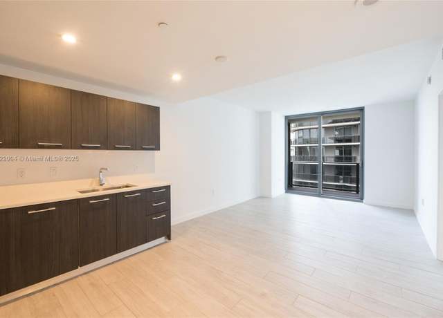 Property at 45 SW 9th St #3507, Miami, FL 33130, 1 bed, 1 bath