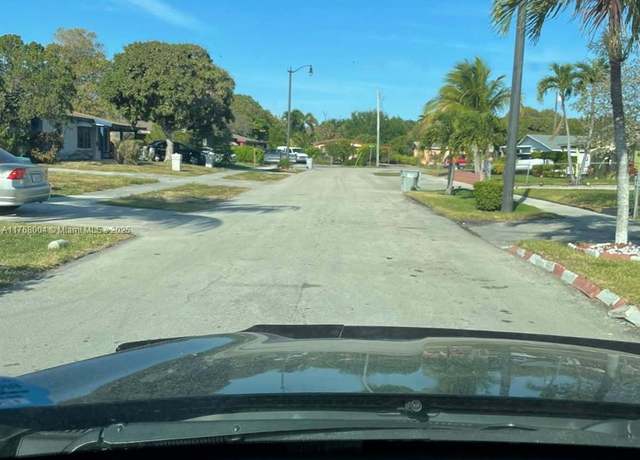 Property at 691 NW 20th Ct, Pompano Beach, FL 33060, 6 beds, 4 baths