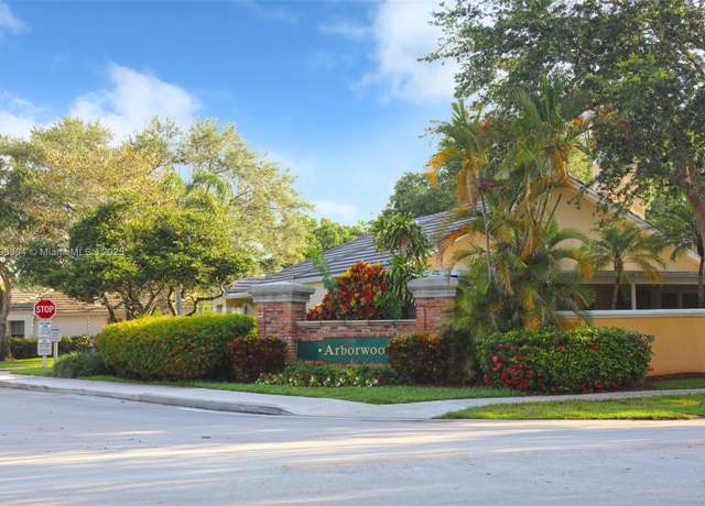 Property at 9271 Arborwood Cir, Davie, FL 33328, 2 beds, 2 baths