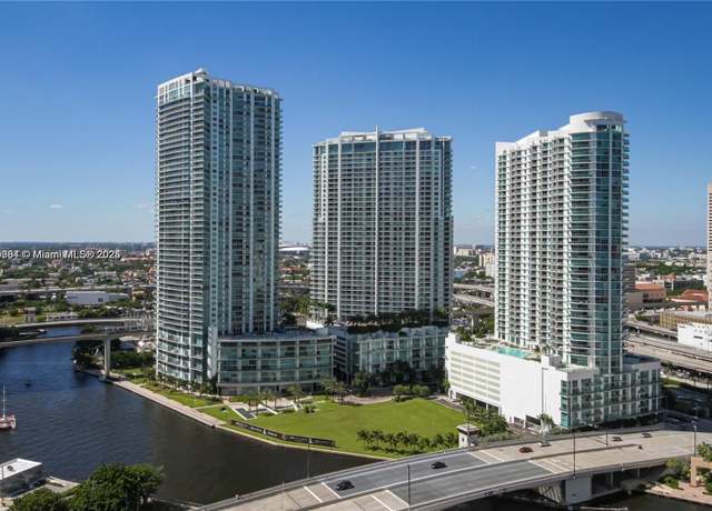 Property at 92 SW 3rd St #3608, Miami, FL 33130, 1 bed, 1.5 baths