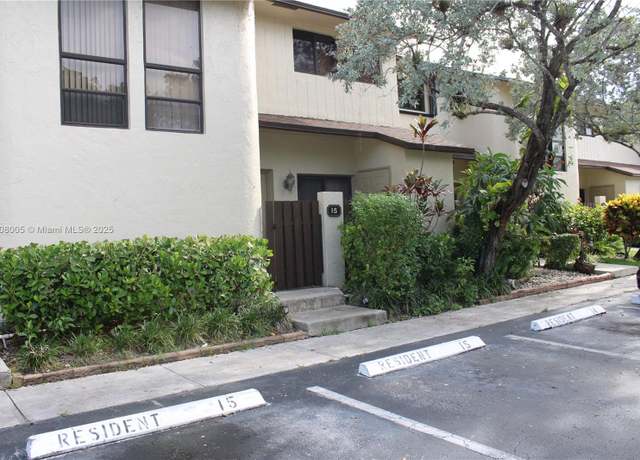 Property at 7610 NW 79th Ave Unit I5, Tamarac, FL 33321, 2 beds, 2.5 baths