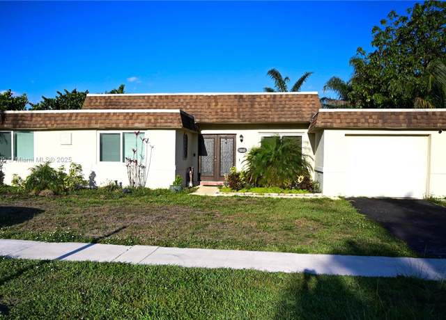 Property at 8100 NW 75th Ave, Tamarac, FL 33321, 3 beds, 2 baths
