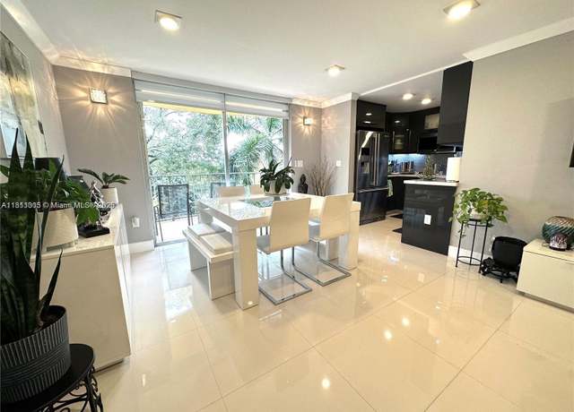 Property at 9350 Fontainebleau Blvd #414, Miami, FL 33172, 2 beds, 2 baths