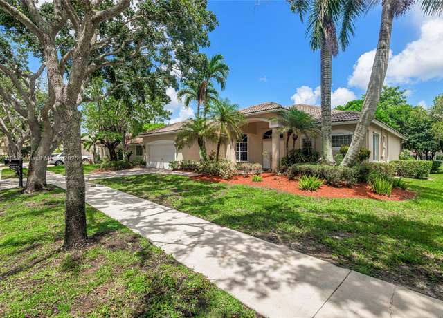 Property at 3843 Oak Ridge Cir, Weston, FL 33331, 5 beds, 3 baths