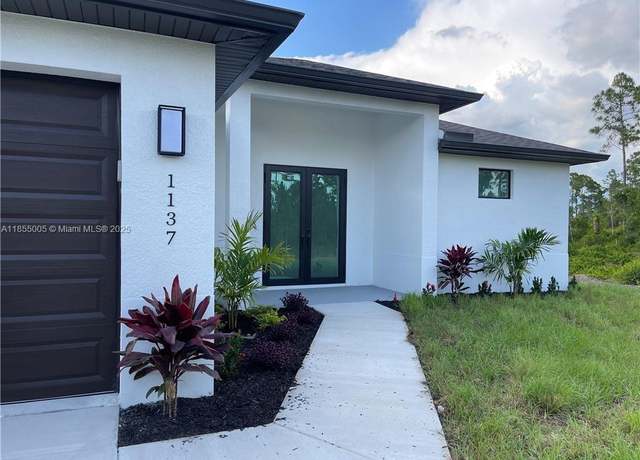 Property at 1137 Damen St E, Lehigh Acres, FL 33974, 3 beds, 2 baths