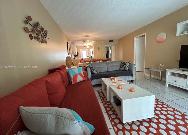 Property at 4800 Hillcrest Ln #103, Hollywood, FL 33021, 1 bed, 1.5 baths