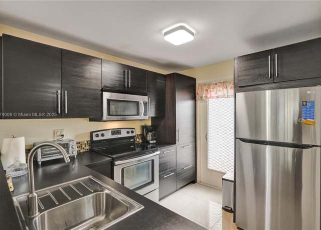 Property at 1100 Hillcrest Ct #205, Hollywood, FL 33021, 2 beds, 2 baths