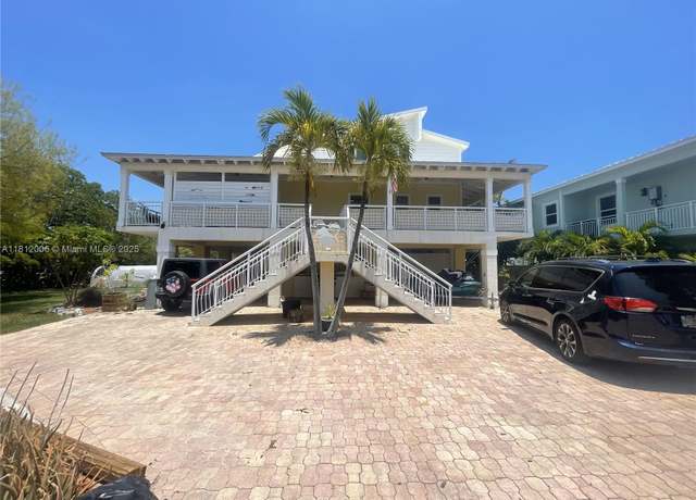 Property at 894 Ellen Dr, Key Largo, FL 33037, 3 beds, 2.5 baths