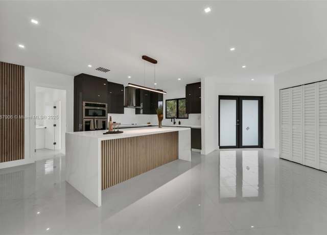 Property at 3444 Buchanan St, Hollywood, FL 33021, 4 beds, 4.5 baths