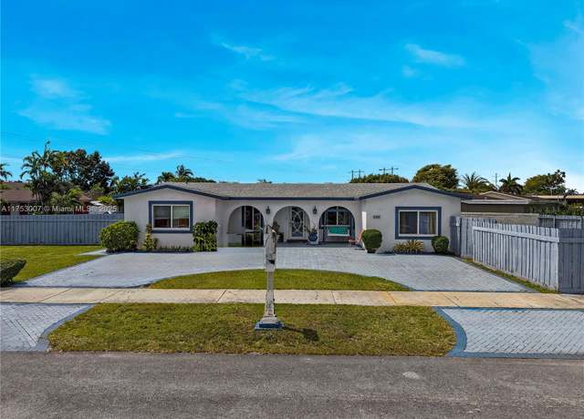 Property at 8430 SW 129th Ave, Miami, FL 33183, 5 beds, 3 baths